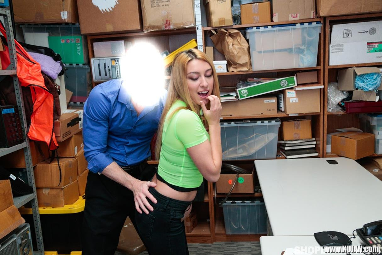 Alexa Raye enjoys the Security Guards large Cock - Photo #1679496