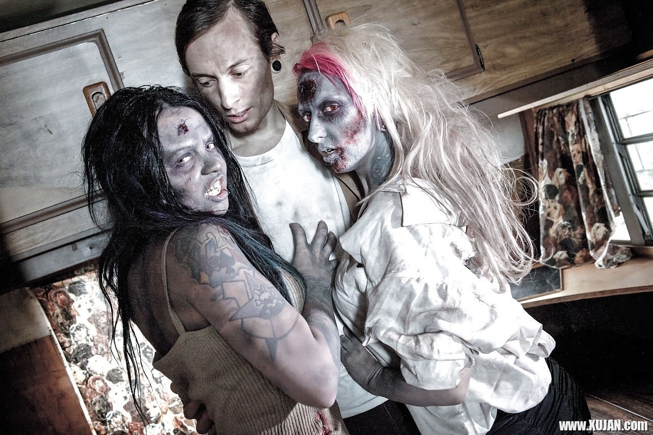 Fetish models Brittany Lynn and Jessie Lee giving head in Zombie threesome - Photo #1681502