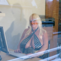 Big natural euro tits Emilia Boshe tweaks her masive juggs