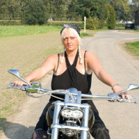 Busty euro babe Emilia Boshe goes rack ridin