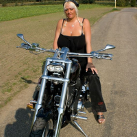 Busty euro babe Emilia Boshe goes rack ridin