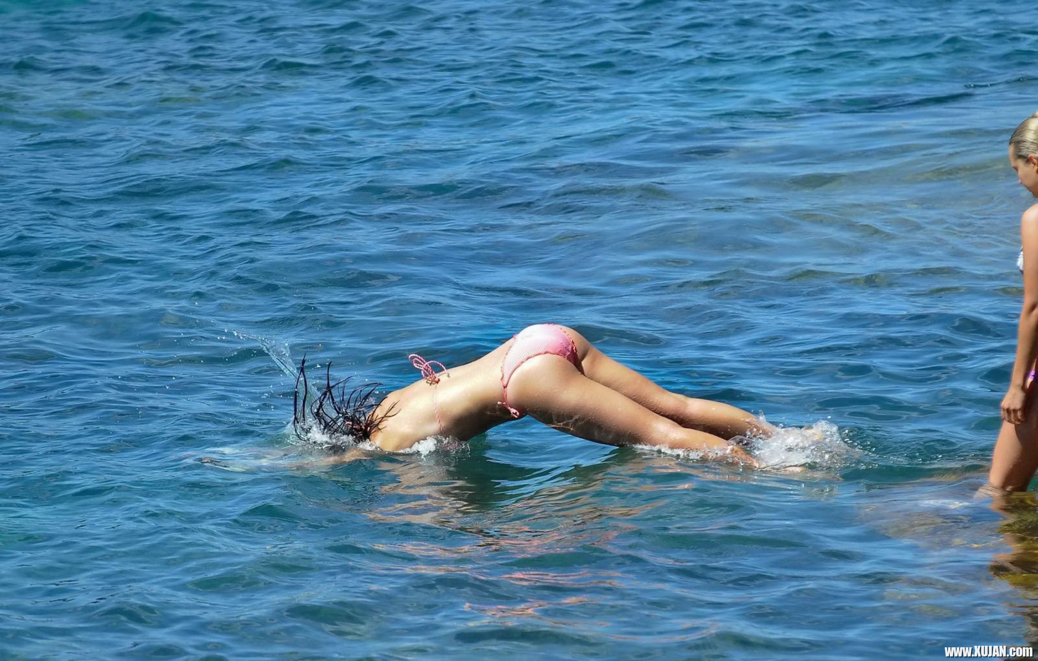 Demi Harman showing off her curvy body in a striped red bikini at the beach in S - Photo #1682825