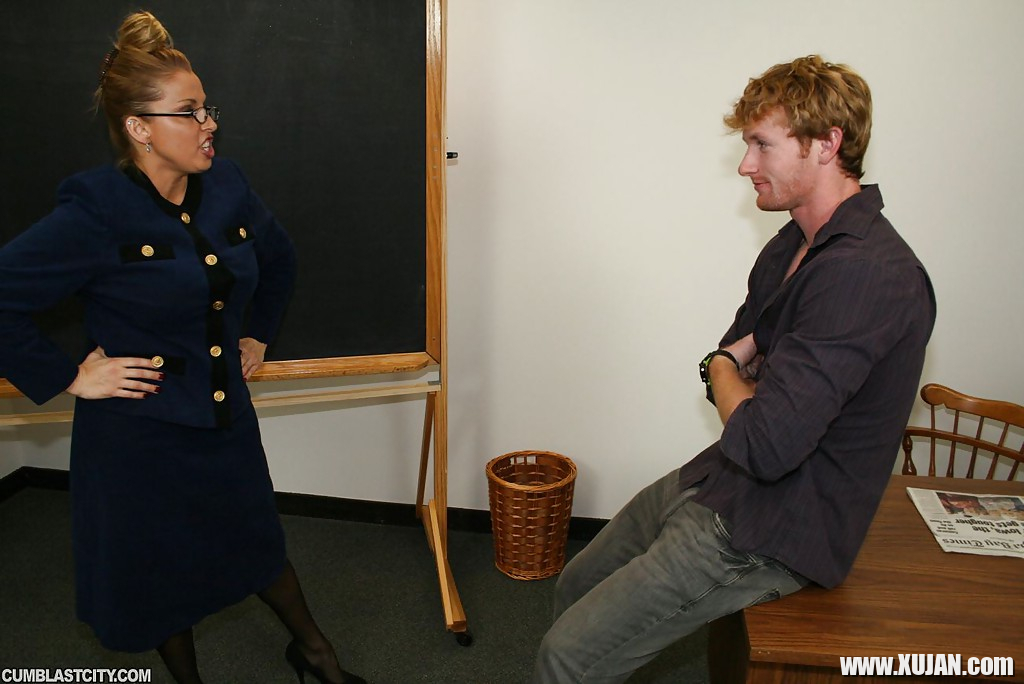 Big busted blonde MILF in glasses gets facial after handjob - Photo #1685381