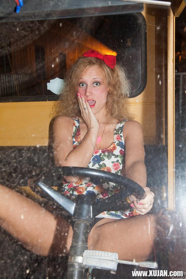 Blonde coed Alice Wonder gets naughty on the college campus - Photo #1692829