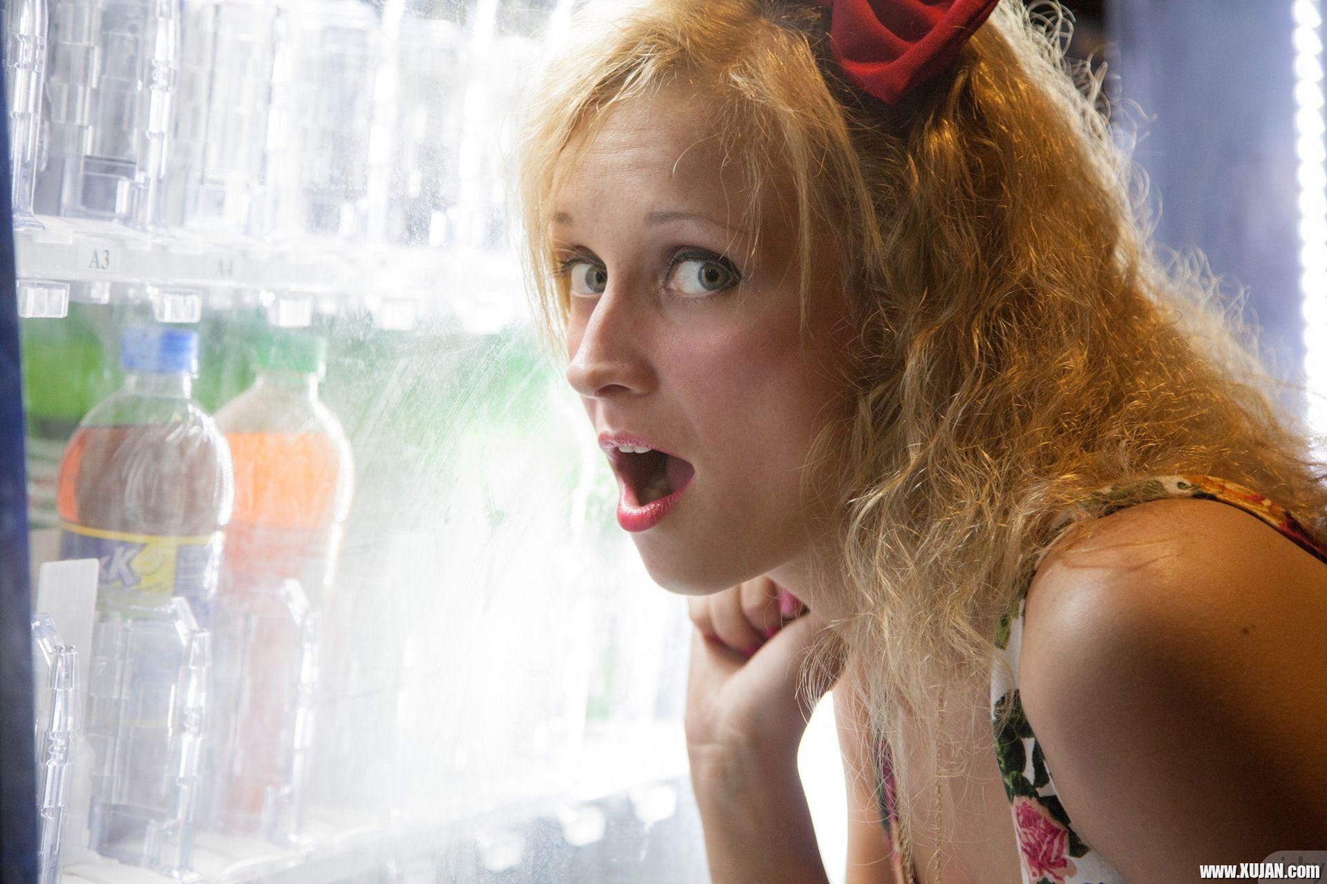 Blonde hottie Alice Wonder has fun out and about - Photo #1692856