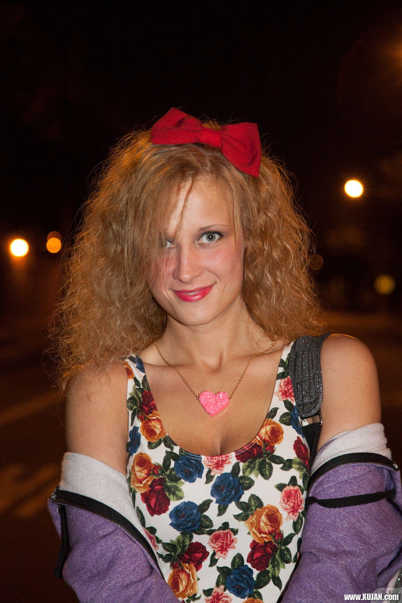 Blonde hottie Alice Wonder has fun out and about - Photo #1692858