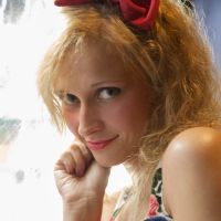 Blonde hottie Alice Wonder has fun out and about