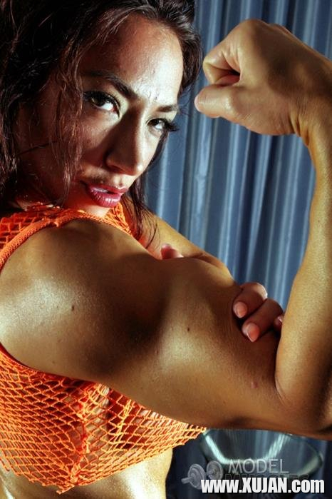 Strong Brandi Mae undressing and flashing her Bod - Photo #1696757