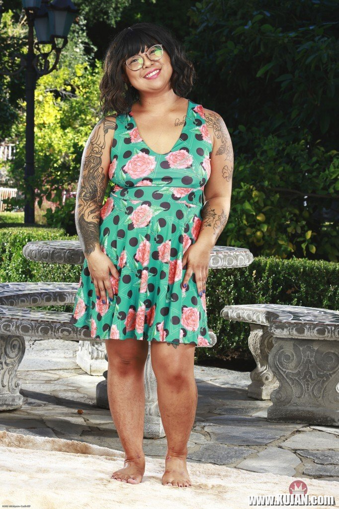 Shameless tattooed asian Lulu Sparkle reveals hairy snatch in backyard - Photo #1701753