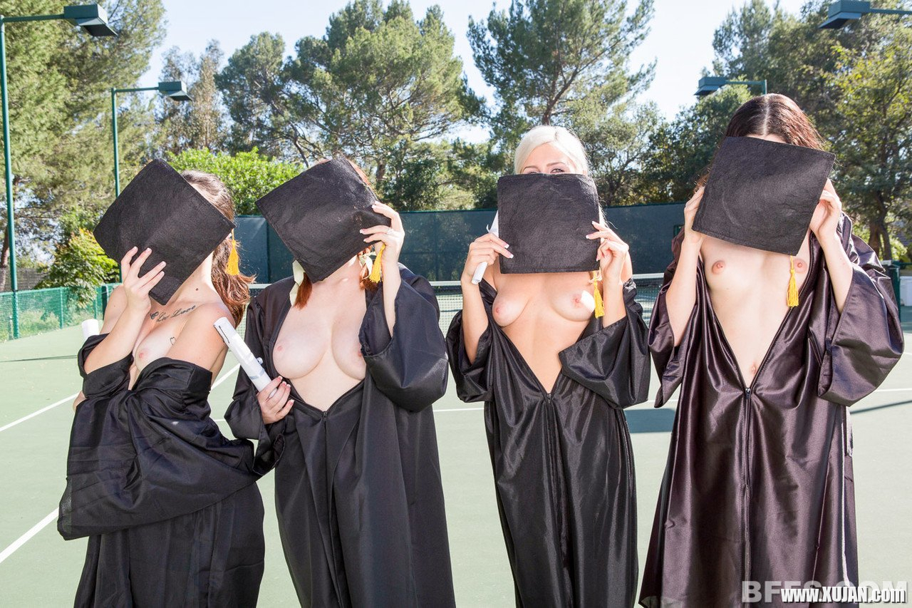 Slutty Miranda Miller celebrates last day of school with sexy girlfriends - Photo #1704449