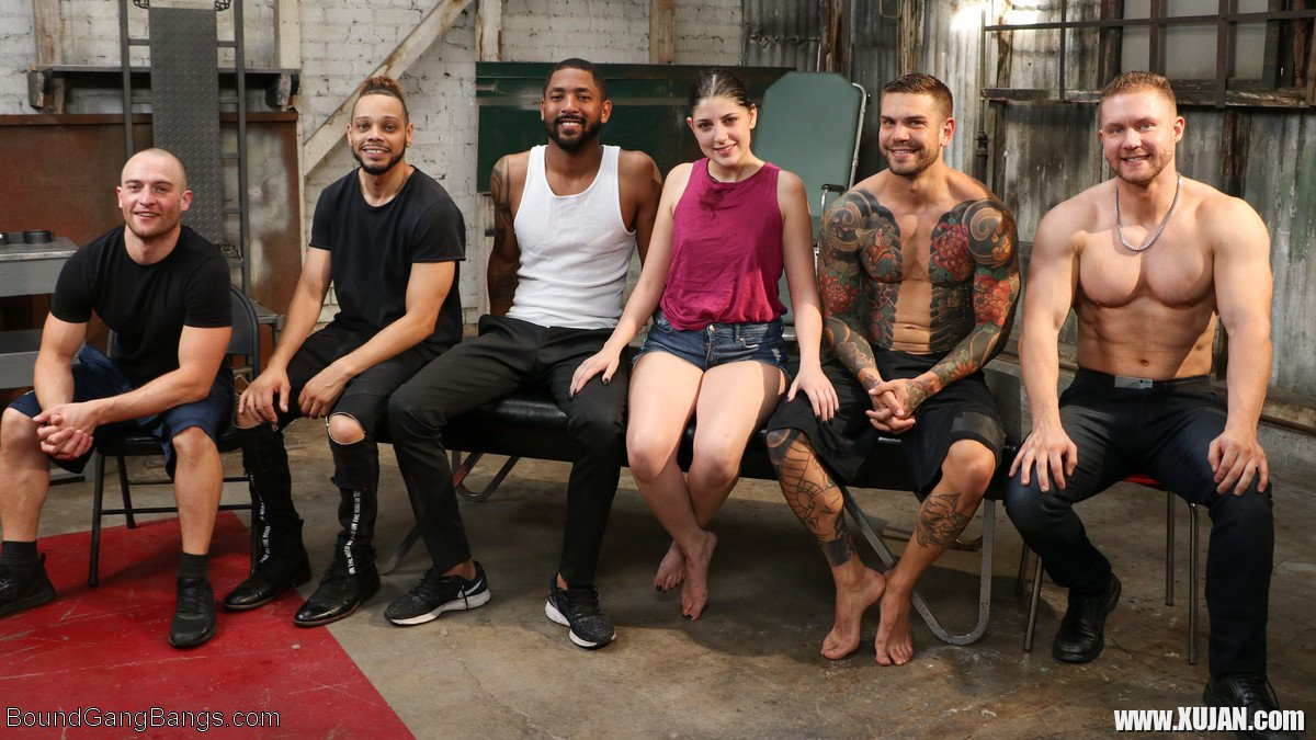Miranda Miller submits to desires of five Cocks - Photo #1704594