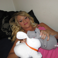 Blonde amateur babe Teagan Summers spreading her wet pussy