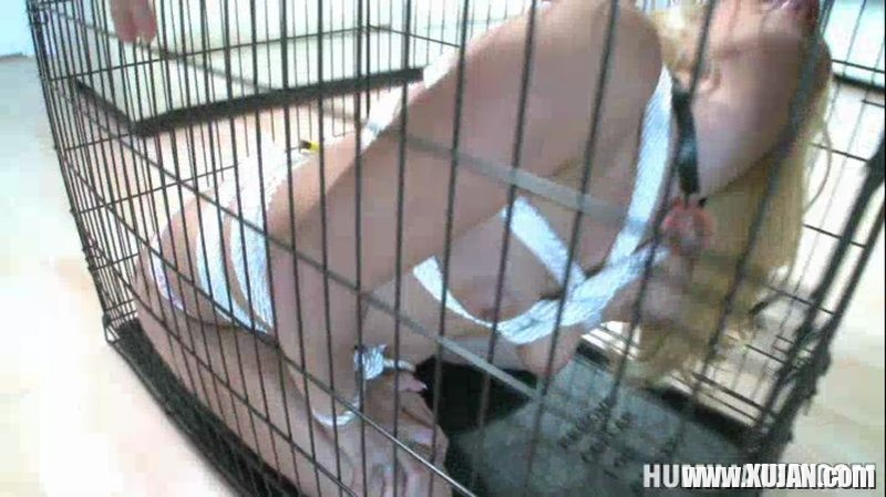 Devote teen Teagan Summers sucks cock in a cage - Photo #1709622