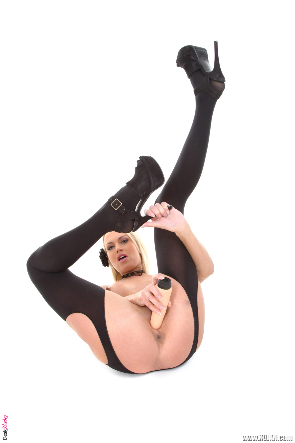 Stop watching pictures and get Lena Love stripping on your desktop - Photo #1711262