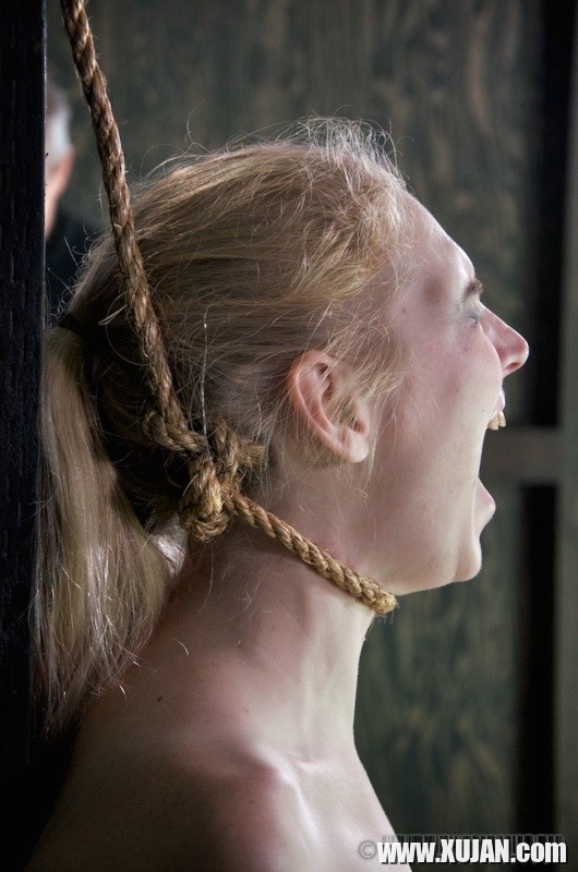 Delirious Hunter blonde is bound her tits clamped and ass spanked - Photo #1711806