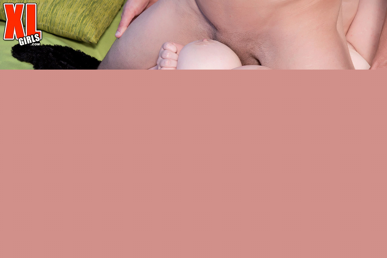 Facesitting porn pics by chubby blonde with fat ass - Photo #1716890