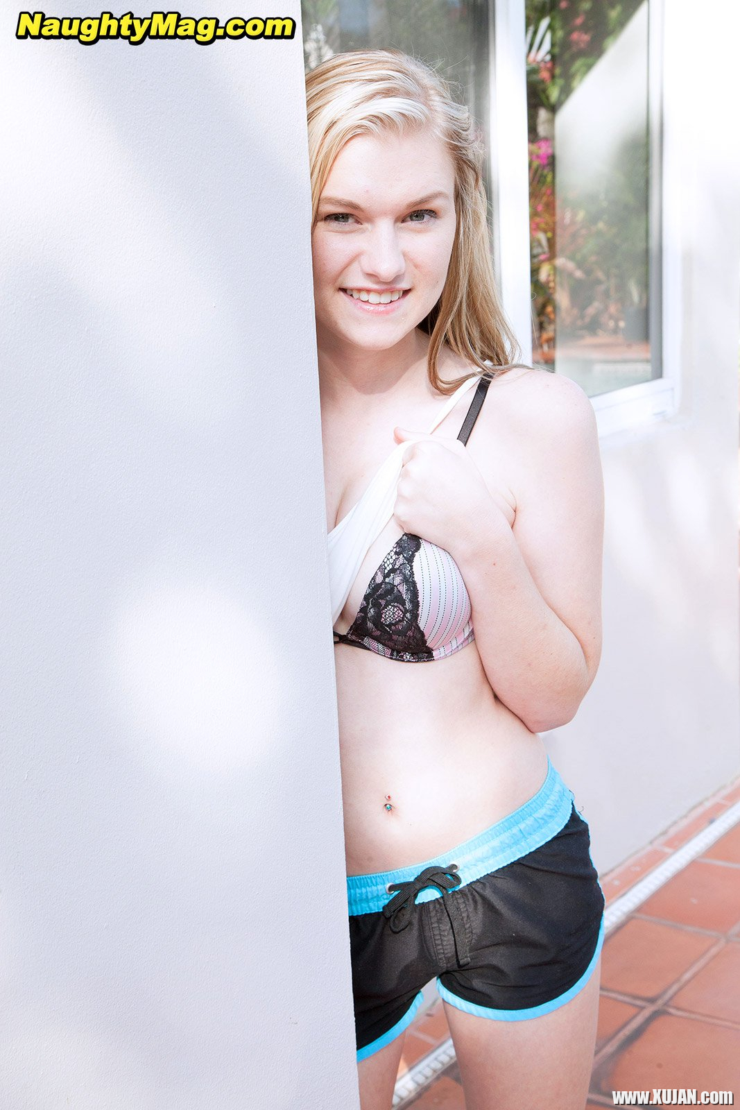 Cute Cassidy Ryan strips her Shorts and sexy Bra - Photo #1718888
