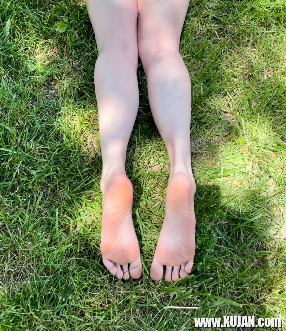 Feet soles and toes - Photo #1734882
