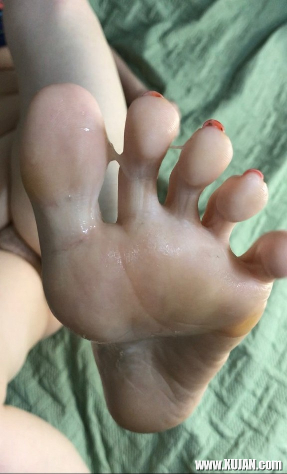 Feet soles and toes - Photo #1734893