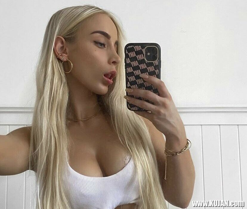 Amy Louise Lee nude - Photo #1739411