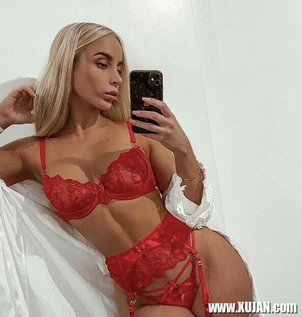 Amy Louise Lee nude - Photo #1739443