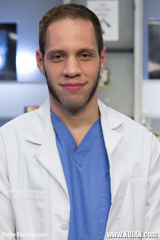 Dr Cherry Torn conducts medical research experiments on the physical and emotio - Photo #1741634