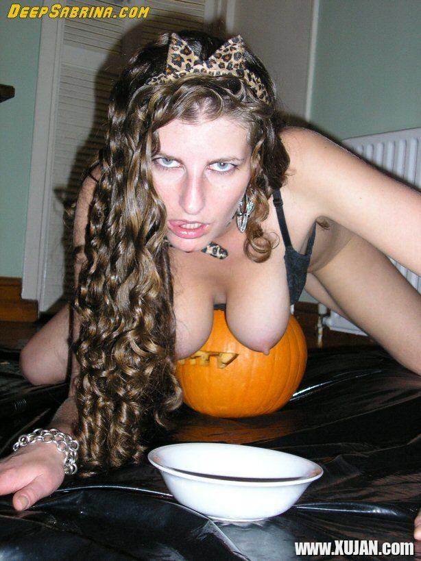 Pictures of Sabrina Deep getting freaky with her pumpkin - Photo #1744463