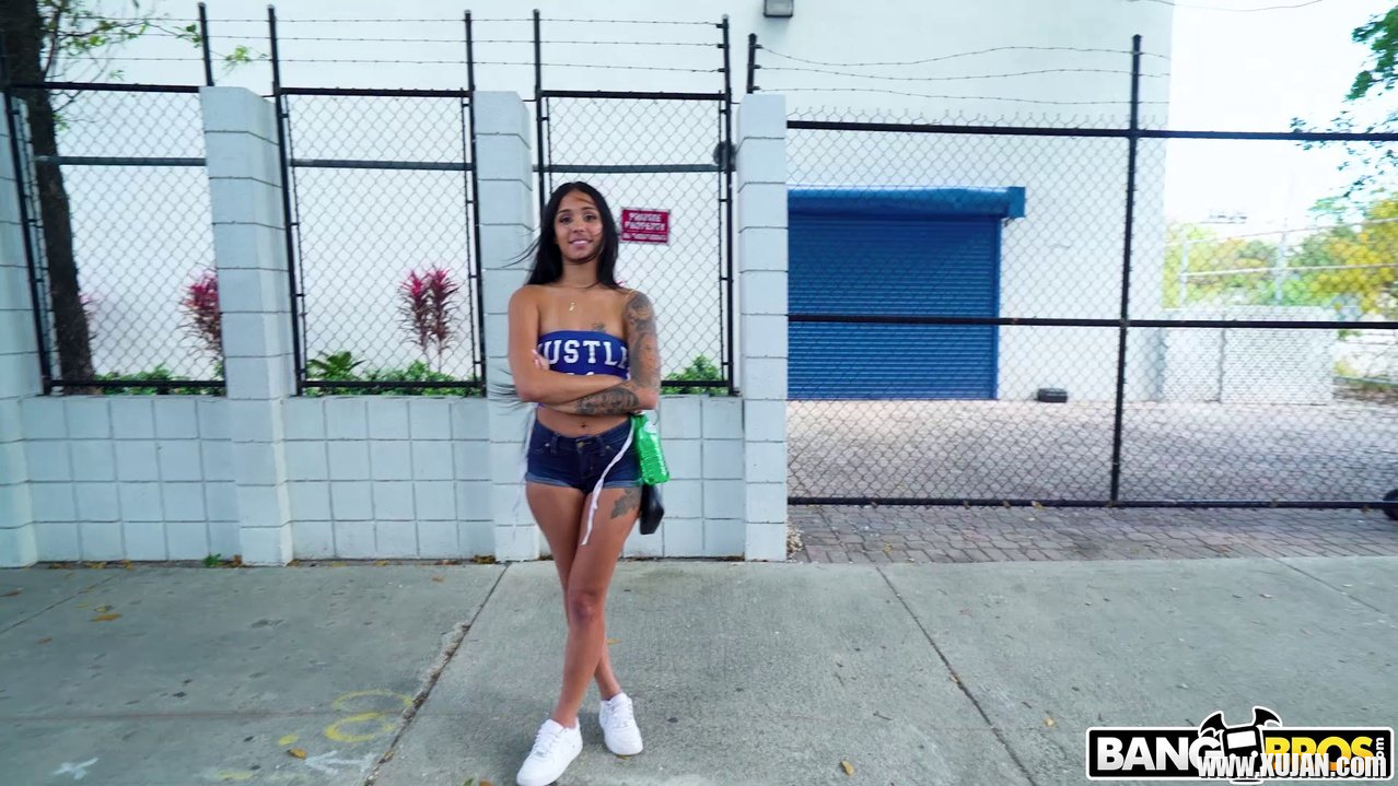 Hot latina Camila Cortez gets picked up and fucked - Photo #1745363