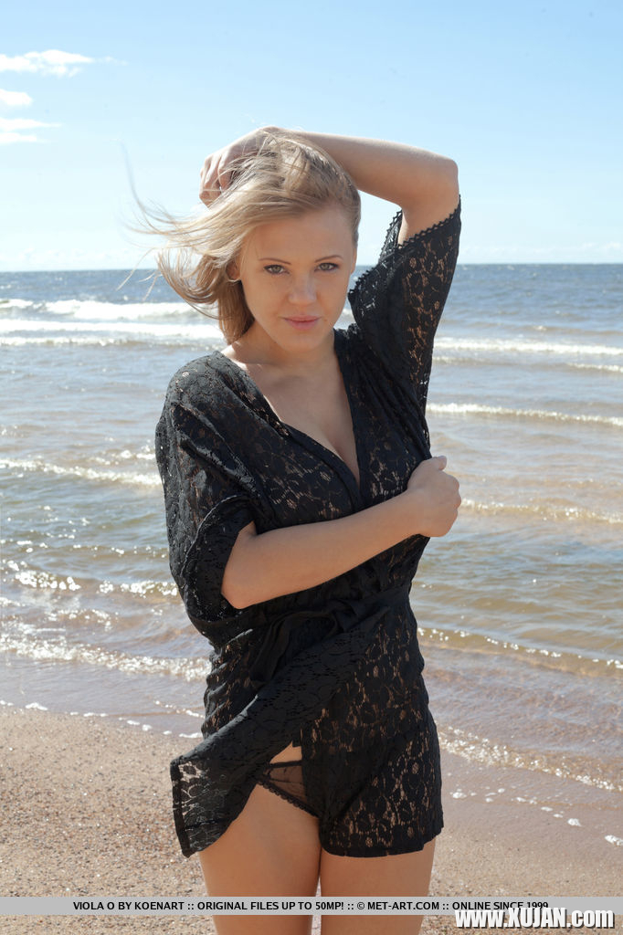 Sensual blonde babe Viola unveils her big tatas on the beach - Photo #1748224