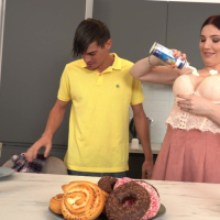 Hot Mia Evans gets an extra large snack in the kitchen