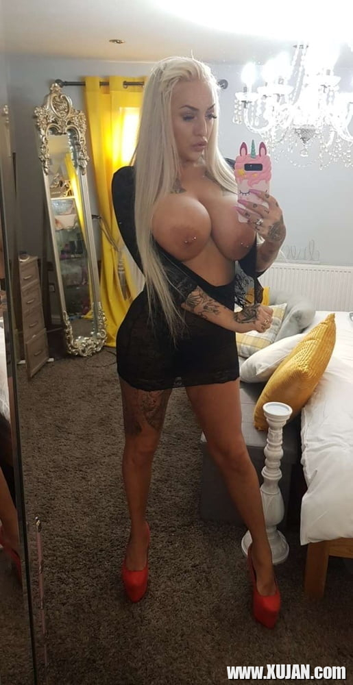 Bambi Black sexy bimbo pornstar - Photo #1758120