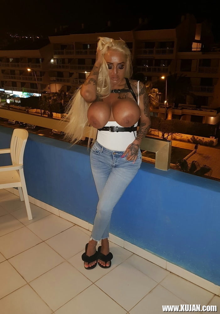 Bambi Black sexy bimbo pornstar - Photo #1758131