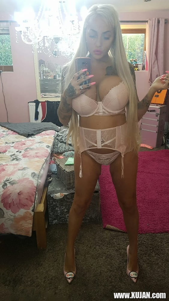 Bambi Black sexy bimbo pornstar - Photo #1758137