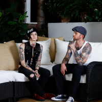 Tattooed haired girl Nikki Hearts gets her shaved twat banged hard