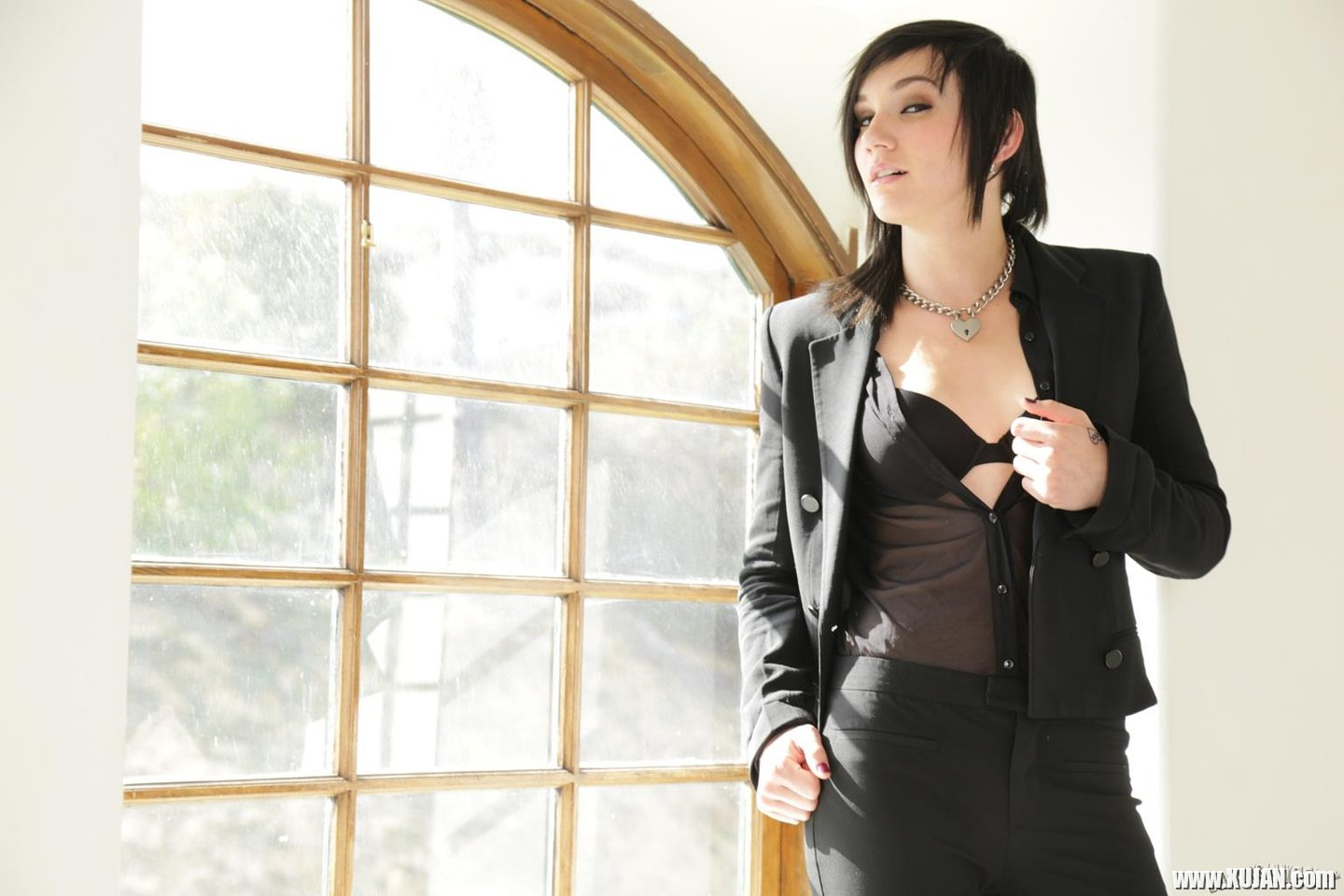 Inked Nikki Hearts fingers herself by a Window - Photo #1758336