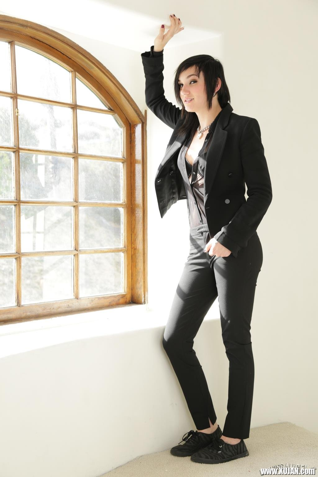 Inked Nikki Hearts fingers herself by a Window - Photo #1758337