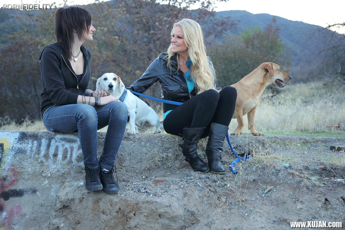 Nikki Hearts has a Threesome with The Madisons - Photo #1758430