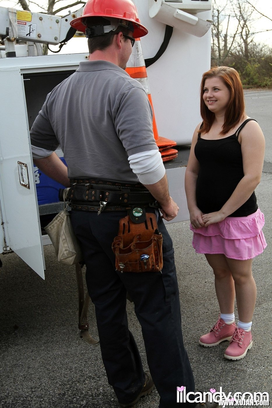 Lil Candy gets herself fingered and fucked in a hard hat - Photo #1762873