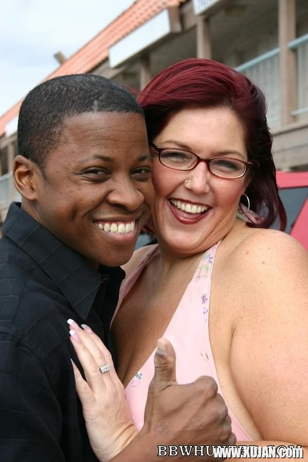 Fat Peaches Larue gives head and gets rammed by black guy - Photo #1773300