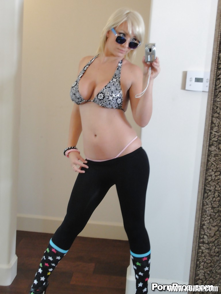 Blonde teen Lexi Swallow taking naked self shots in mirror - Photo #1773904