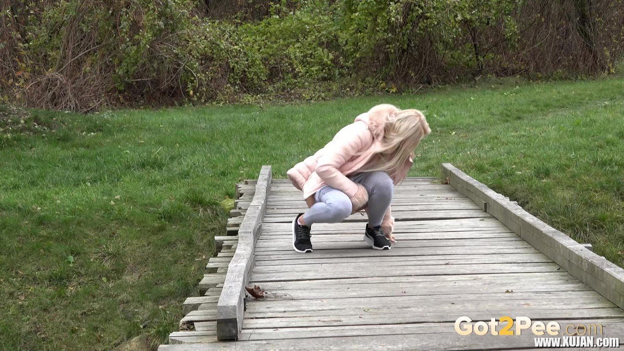 Blonde babe Katy Sky relaxes outdoors - Photo #1778443
