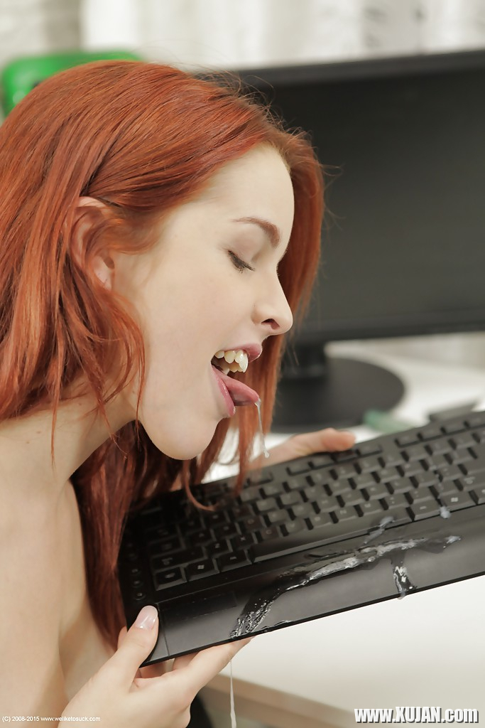 Perverted office secretary Amarna Miller gives head and swallows - Photo #1784409