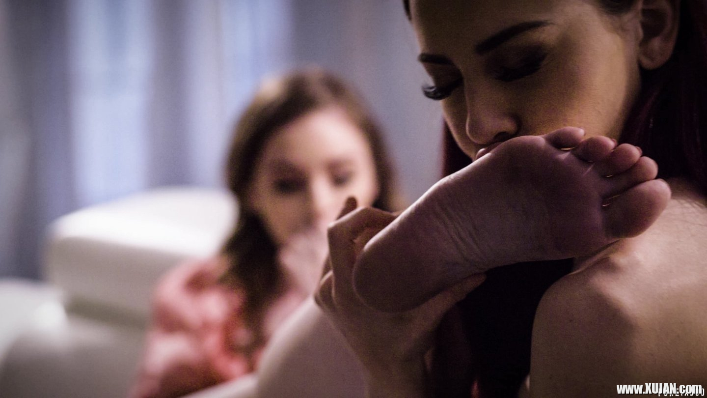Lesbian babe Mary Moody eaten out by Sabina Rouge - Photo #1785009