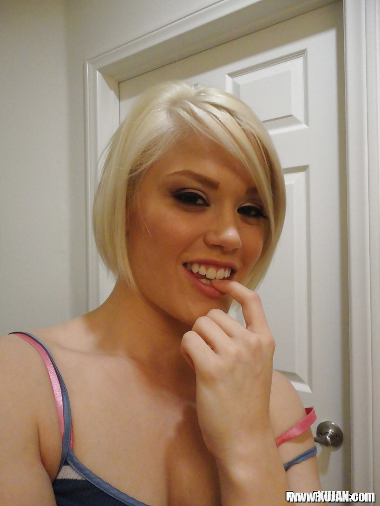 Young blonde hottie Ash Hollywood taking selfies in mirror while undressing - Photo #1785754