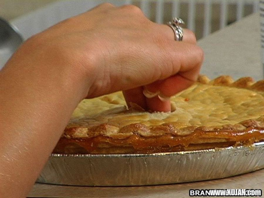 Slutty teen Brandi Belle banged while baking a pie - Photo #1796242