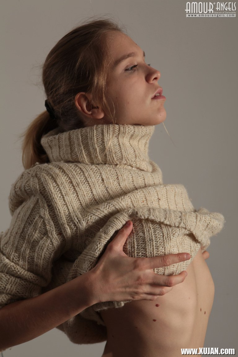 Hot young girl Nora Pace shamelessly strips in studio to shady photographer - Photo #1797351