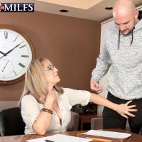 Mature Secretary Luna Azul blowing a young Stud