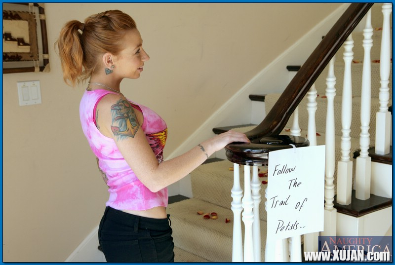 Tattooed redheaded teen slut Scarlett Pain shafted in her bedroom - Photo #1802063