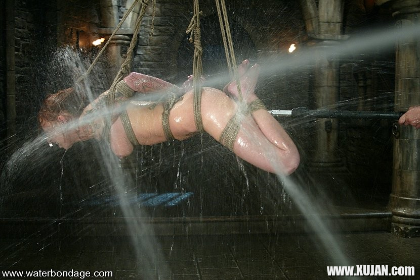 Scarlett Pain sexy redhead is tied up and sprayed with water - Photo #1802620