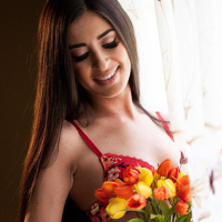 Stunning Cameron Canela loves rubbing her Beaver